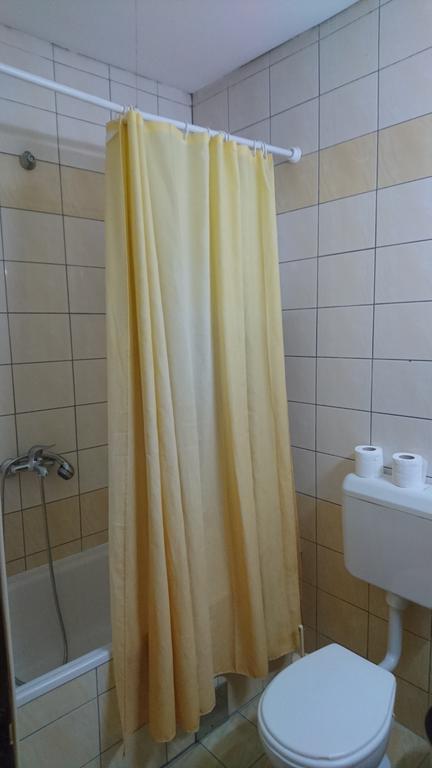 Hostel Bimbo Skopje Esterno foto