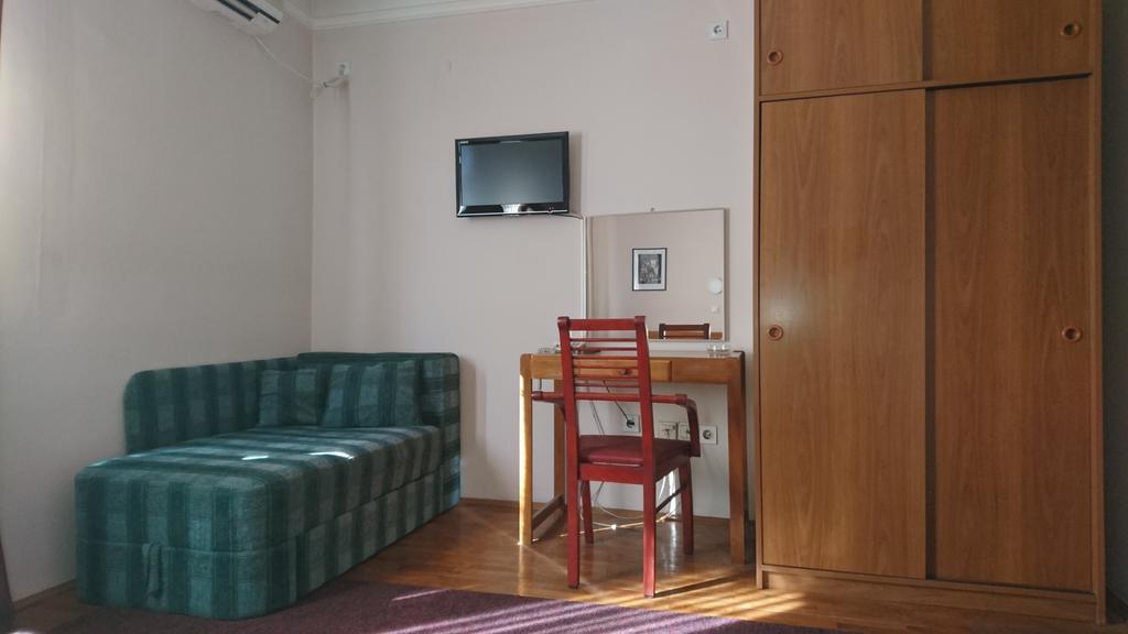 Hostel Bimbo Skopje Esterno foto
