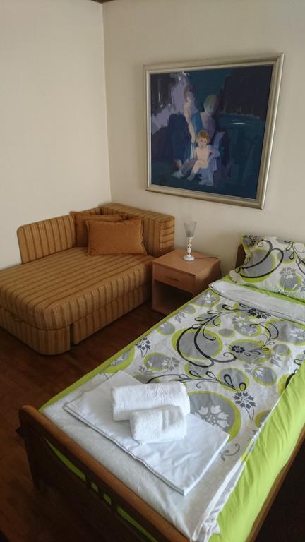Hostel Bimbo Skopje Esterno foto