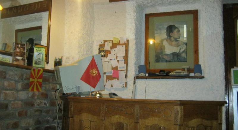Hostel Bimbo Skopje Esterno foto