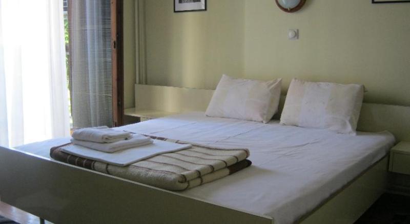Hostel Bimbo Skopje Esterno foto